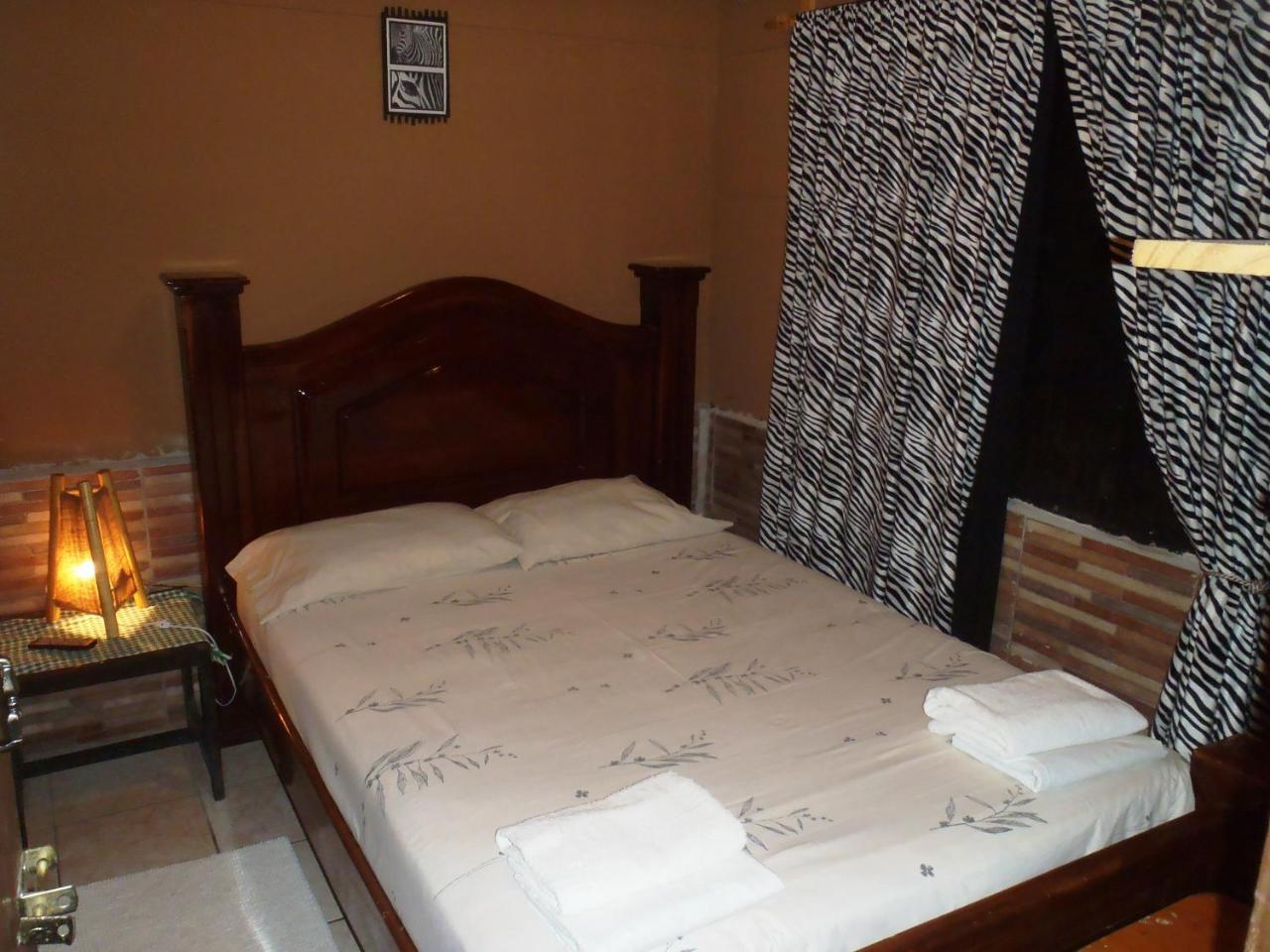Jarabacoa Family Hostel Los Angeles  ภายนอก รูปภาพ